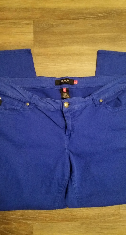 Torrid blue skinny jeans